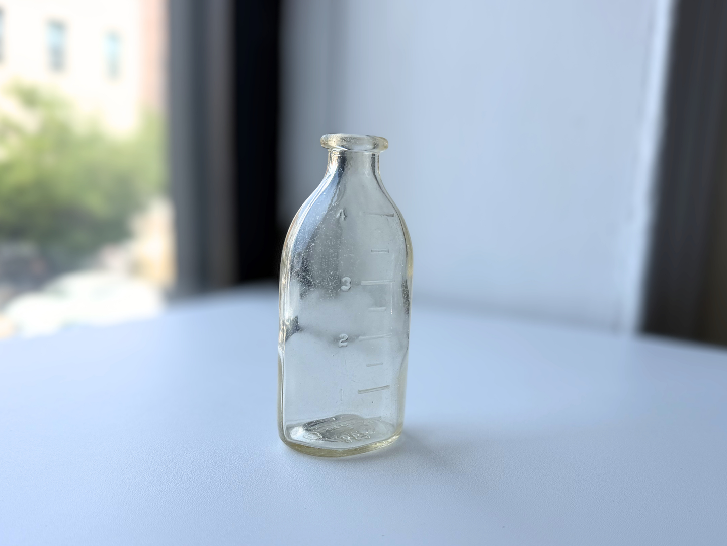 Brockway Baby Bottle – 4 Ounce Clear Graduated Glass