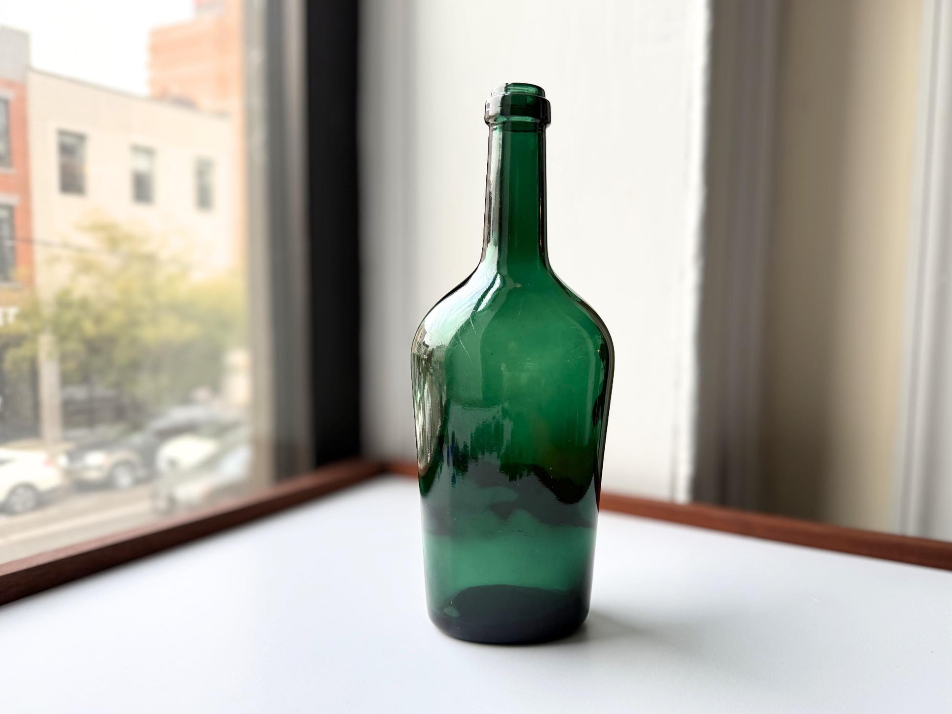 Vintage Forest Green Wine Bottle Neo Deco bottom detail – Brooklyn Sea Glass