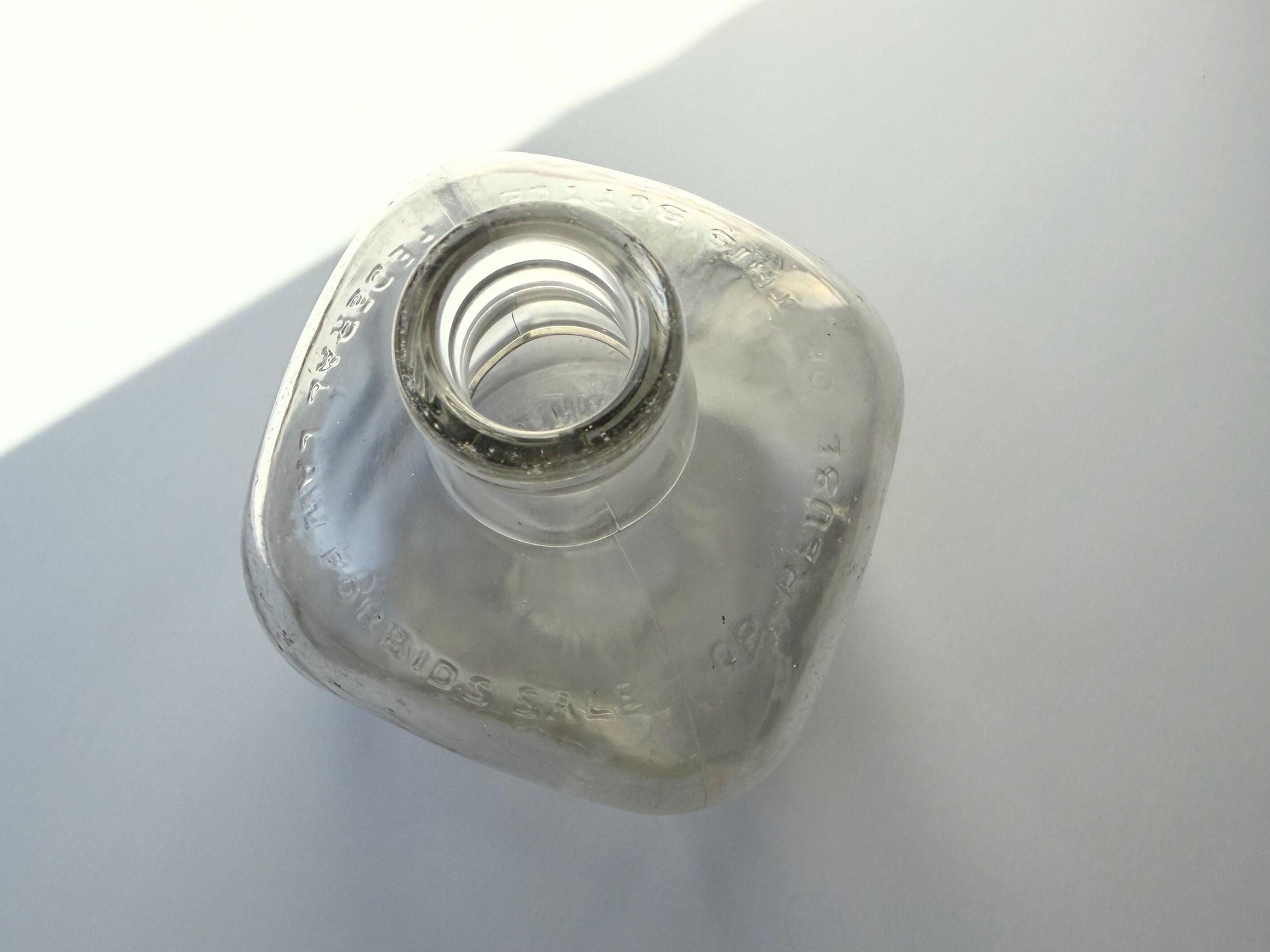 King's Ransom Scotch bottle profile right view, neo-deco postwar Scotch import collectible